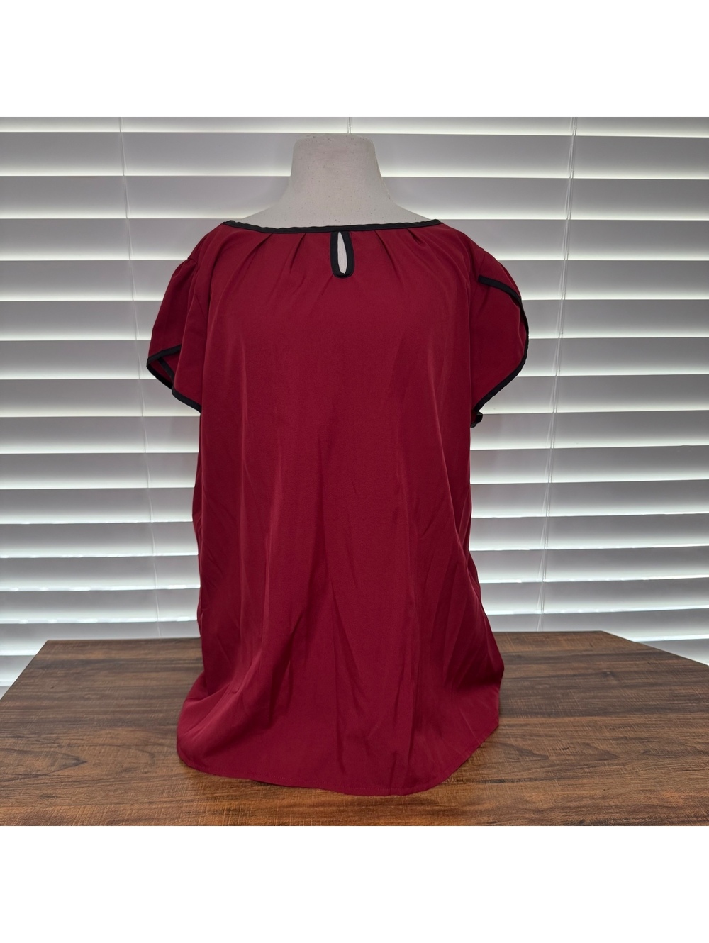 Women's Red Short Sleeve Blouse with Black Trim Size XL